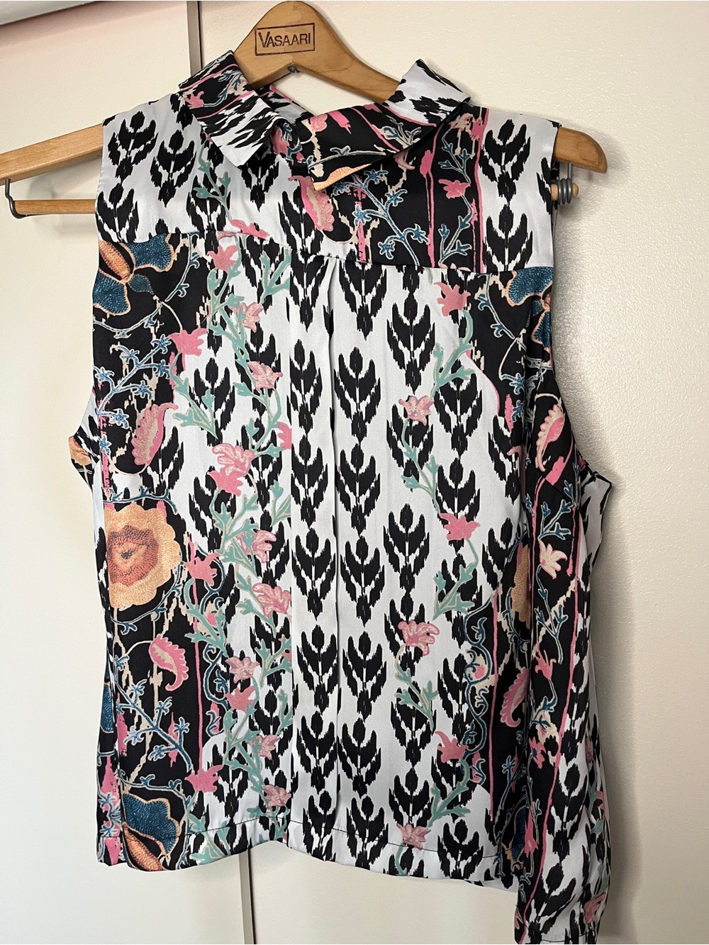 Sleeveless Floral-Print Top in Black & White with Pink Accents